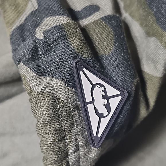 Ecko Green Camo Sleeveless Hoodie Size Medium - Picture 6 of 7